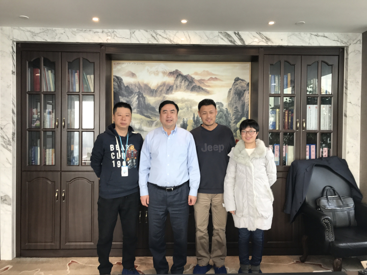 6-趙振元同志和新疆分院張松濤、總包公司房弢、潘柯樾親切合影.jpg
