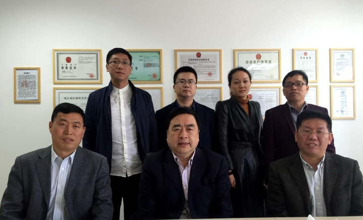 3-趙振元同志與南通分院周安舉、賀奎田、趙宇、郭明偉、于海燕、唐鋒等同志親切合影.jpg