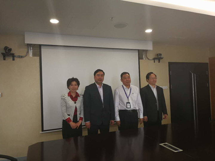 5-趙振元董事長、蔣玉梅副院長與祁寧春總經(jīng)理、吳世勇副總經(jīng)理親切合影.jpg